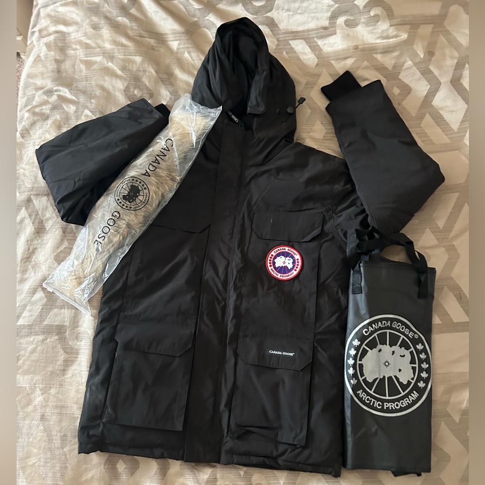 Canada goose expedition parka men’s L